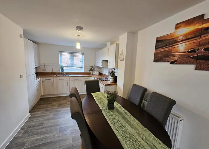 Modern 3 Bedroom Town House